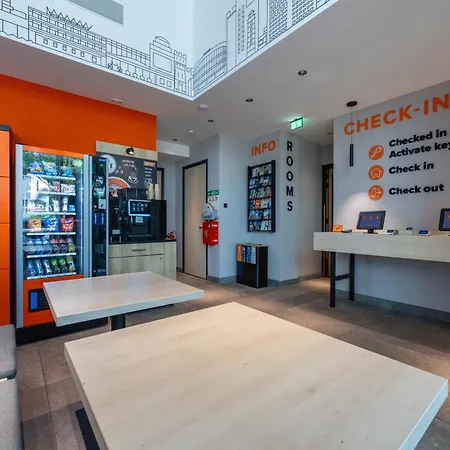 Fox Hotel The Hague Scheveningen-3